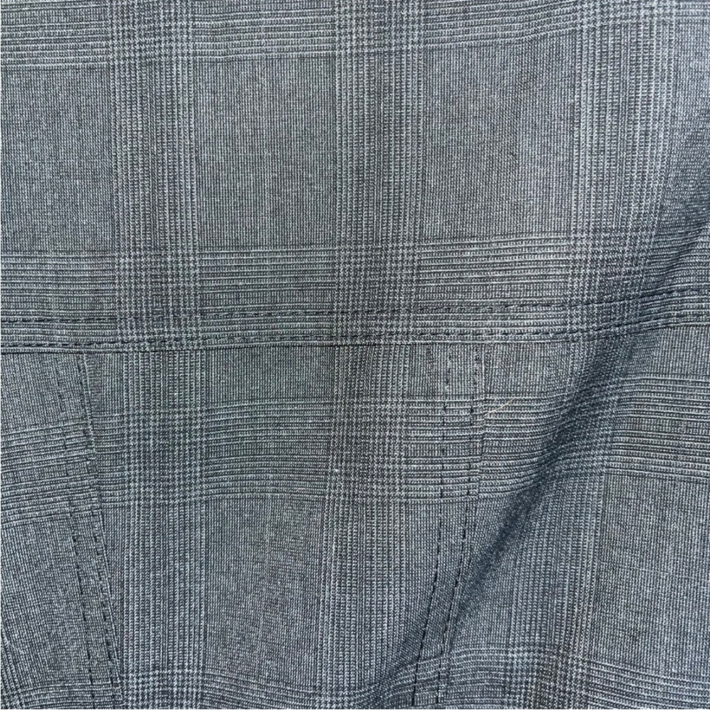 Grey Vest with Zipper Details - Picture 6 of 8